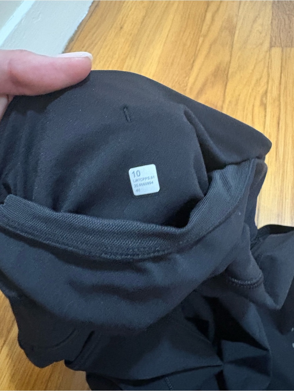 2 Sets of Lululemon Fast and Free 6-Pocket High Rise Short (6” inseam) - Picture 3 of 3